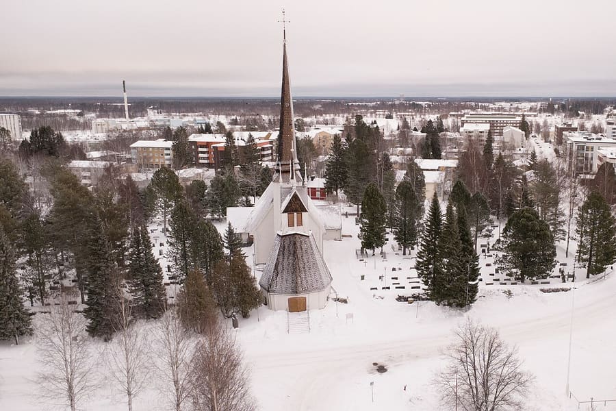 Tornion kirkko talvella
